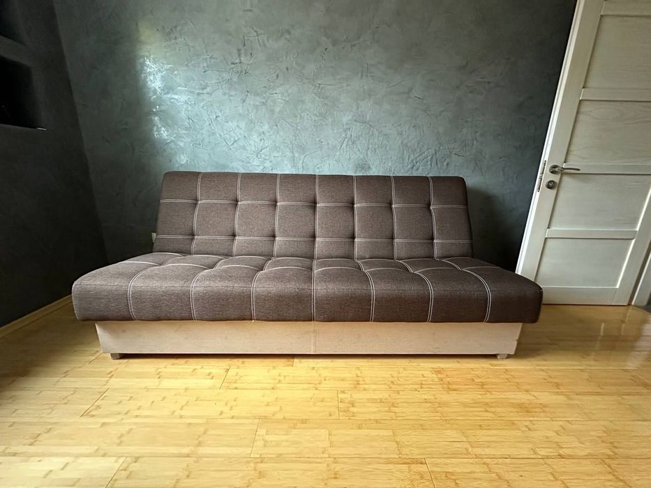 Продаж  3х кімнатної квартири студії в самому центрі біля Європи