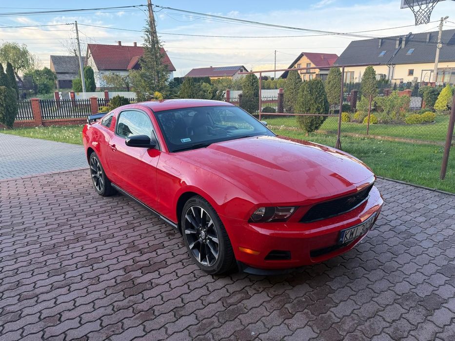 Ford Mustang Ford Mustang 2011 3.7 V6 19 cali pierwszy właściciel w polsce