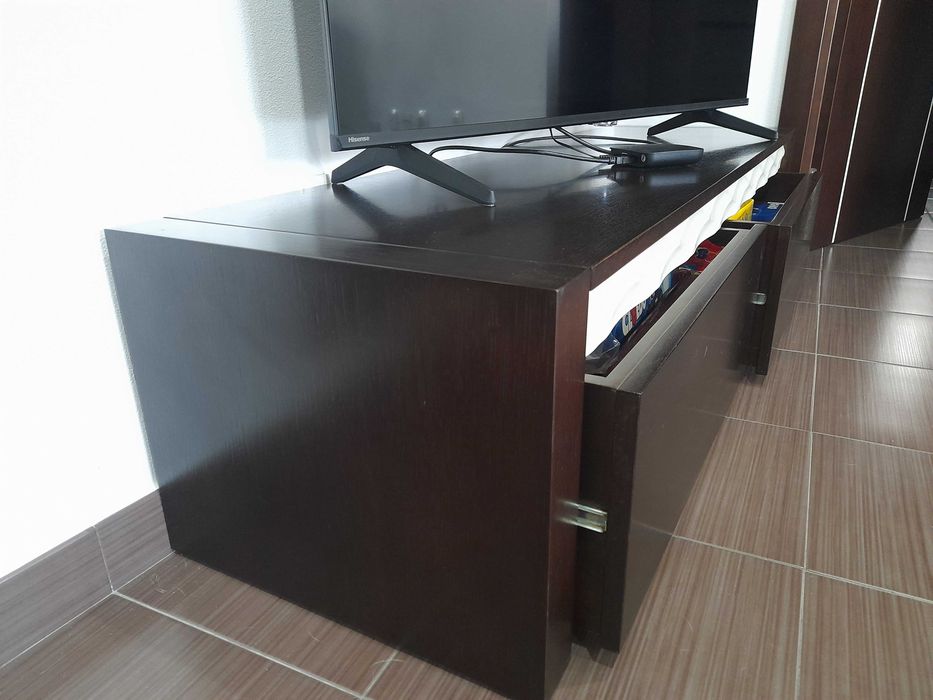 Oportunidade! Mesa de centro e móvel de TV