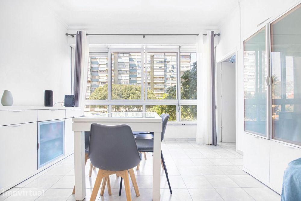 Apartamento T4 - Algés