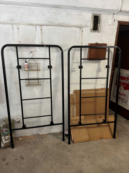 Cama de Beliche em Metal Preto com Ripas de Madeira - 2 pessoas