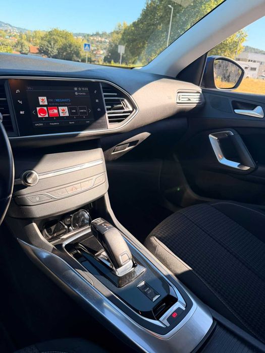 Peugeot 308 SW 2019 — photo 5