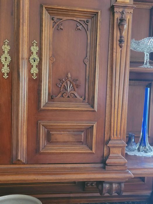 Kredens Orzechowy Eklektyk