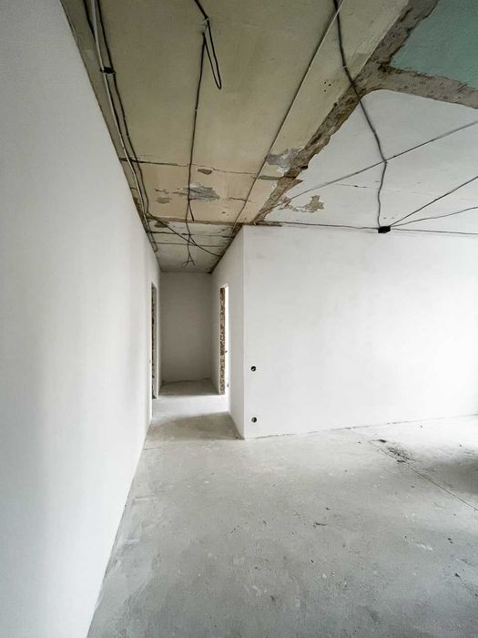 Трикімнатна з частковим ремонтом Ювілейний