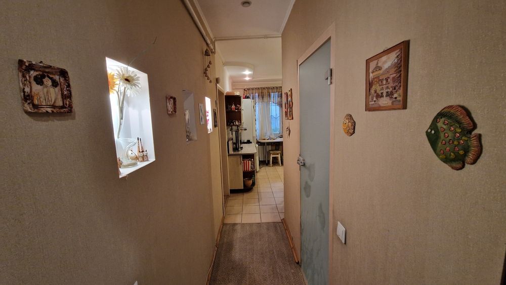 Вул. Лисичанська 35/4. Метро Палац Україна, Деміївська. Продамо 2к квартиру