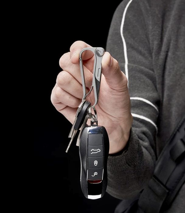 EDC ‼️ Титановий карабін зі скальпелем