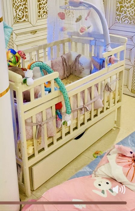 Кроватка с маятником трансформер