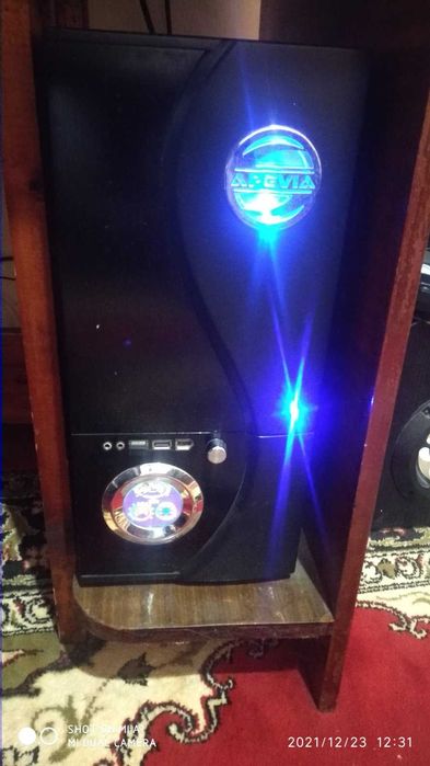 Продам настольный компьютер с периферией