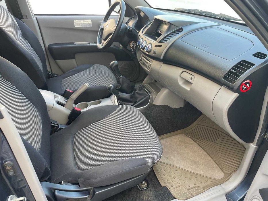 Mitsubishi stracar