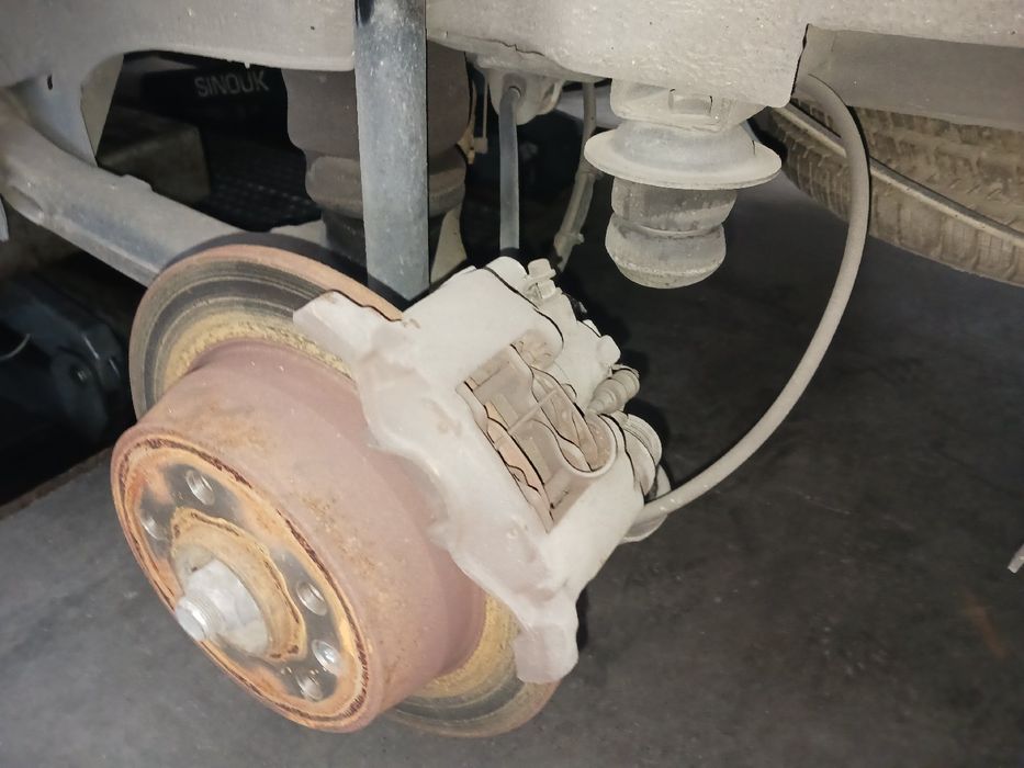 Pinça travão / maxila de travão trás esquerda MERCEDES-BENZ Vito Combi