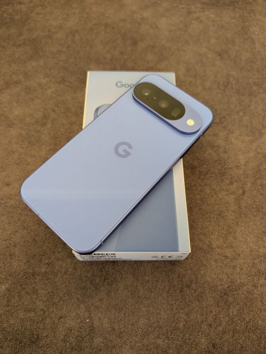 Google Pixel 10 у кольорі Indigo, з Німеччини
