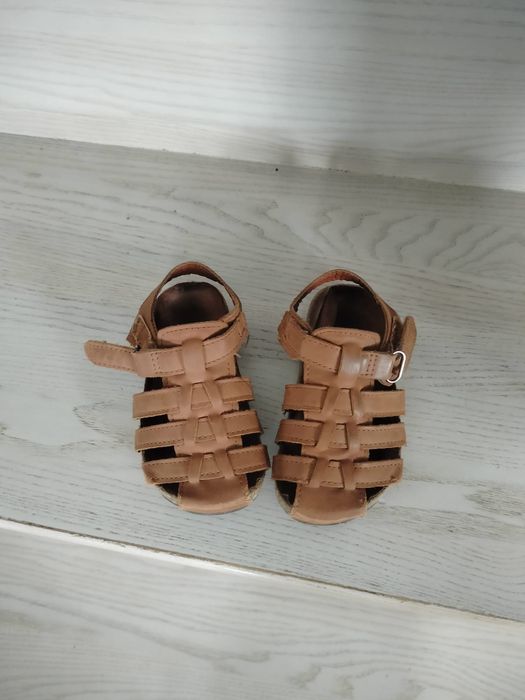 Sandałki rozmiar 21