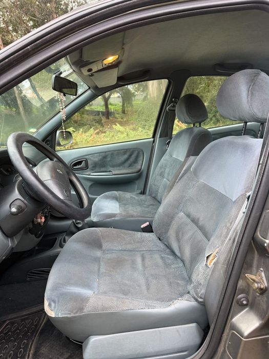Renault Megane 1.6 8v