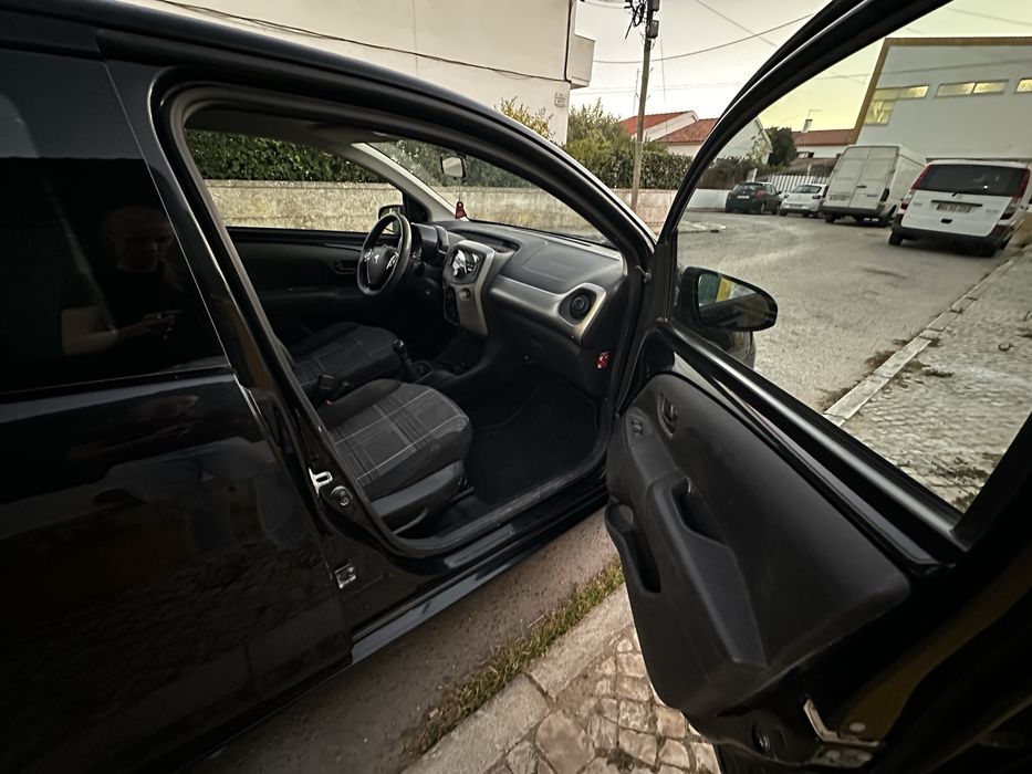 Peugeot 108 1.0 a Gasolina | 2017 | Económico | AC | Caixa Manual — photo 5