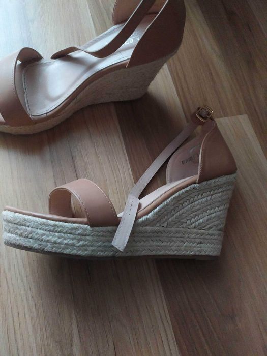 Sandały na koturnie Espadryle Camel 41