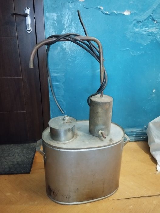 Дистиллятор с баком