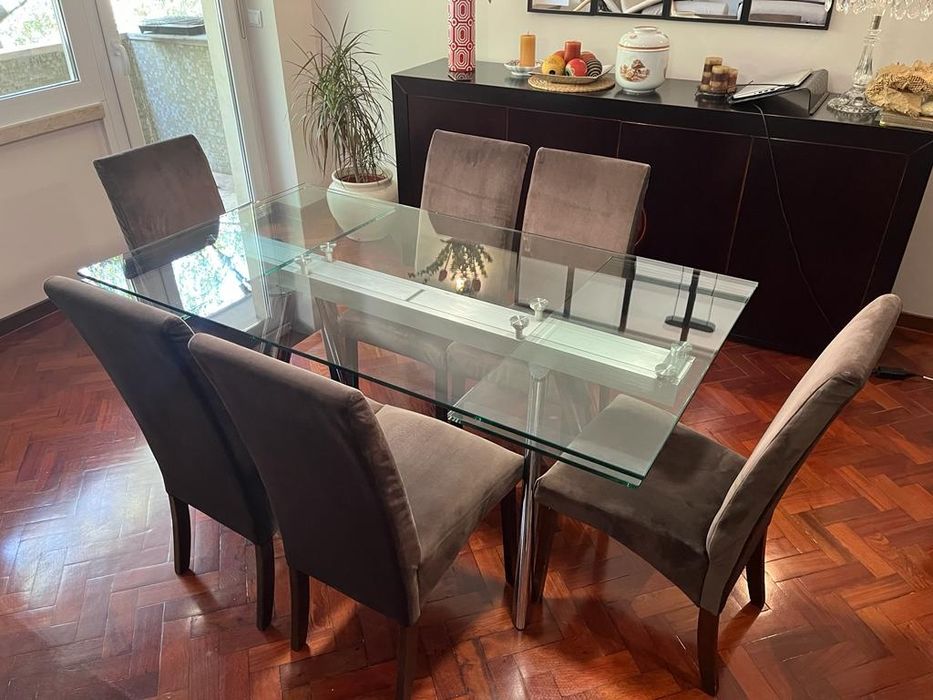 Cadeiras (6) em veludo castanho escuro