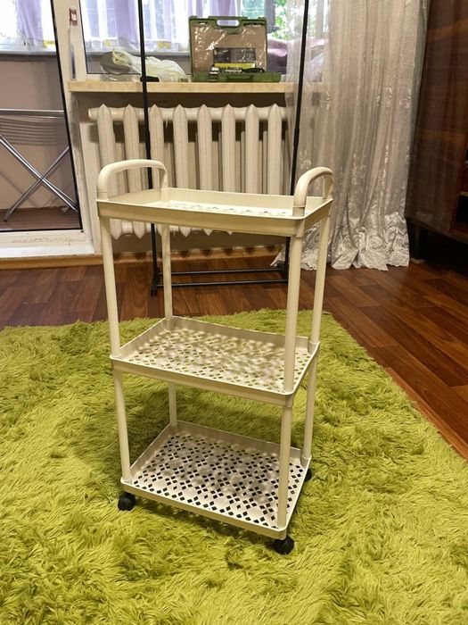 Полиця на колесиках