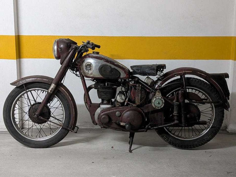 BSA B31 - Motas Antigas