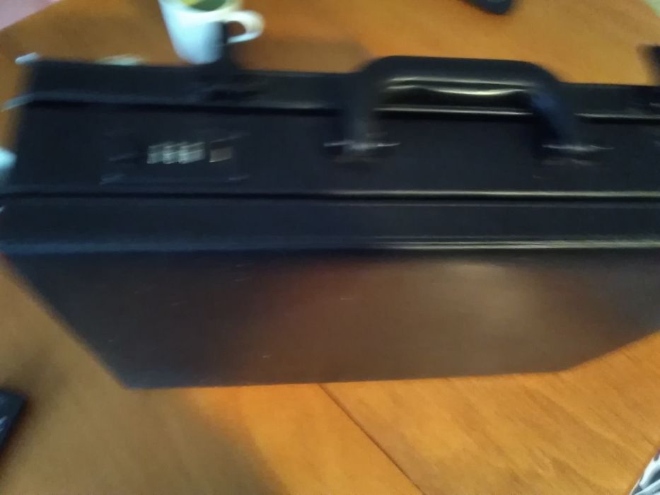 Neseser skórzany na szyfr