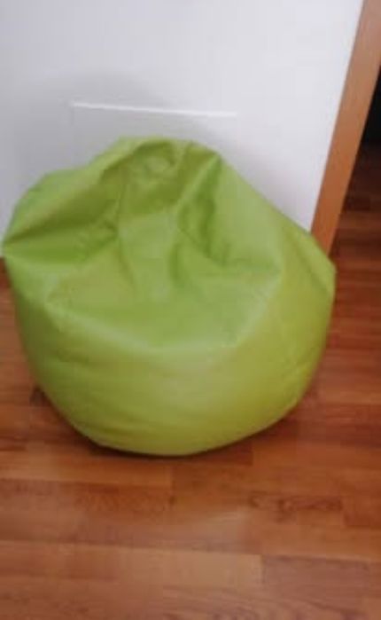 Puff pêra verde em pele