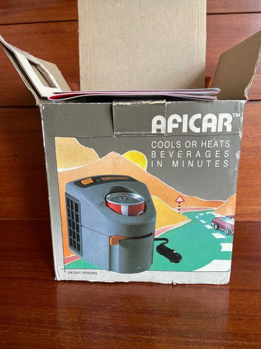 Aquecedor/Refrigerador de bebidas para carro