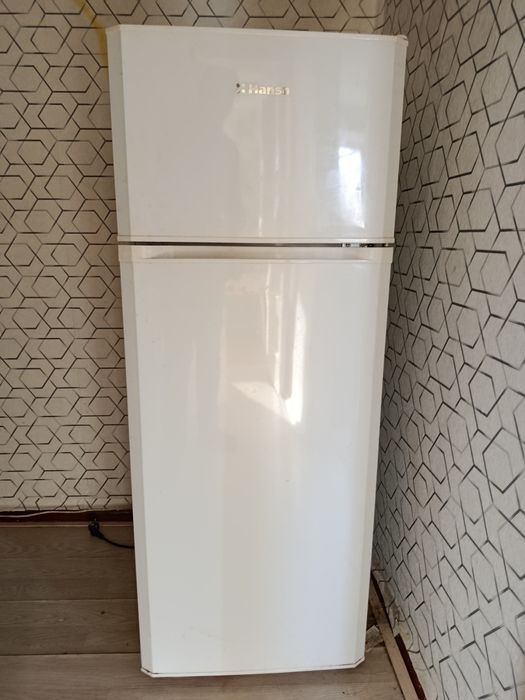 Холодильник Hansa.