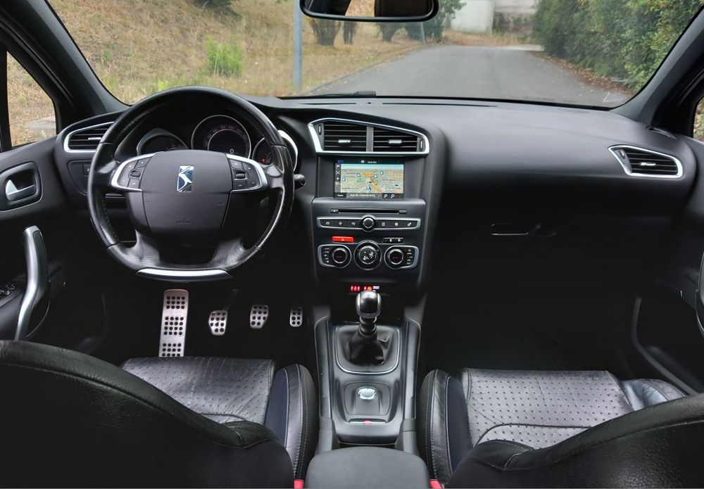 Ds4 1.6  htp 211cv. 2015