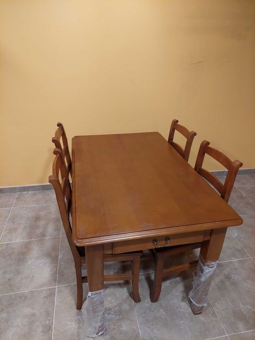 Mesa de Cozinha com 4 cadeiras