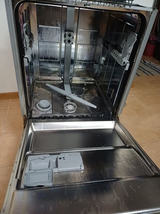 Máquina Lavar Loiça Whirlpool ADG 6558/  IX para peças
