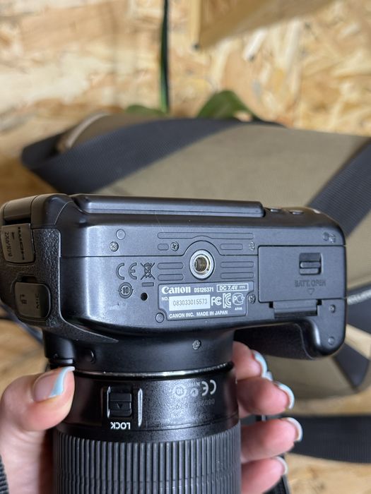 Фотокомплект Canon 650D + об'єктив 18-135 IS STM + Сумка + 2 АКБ