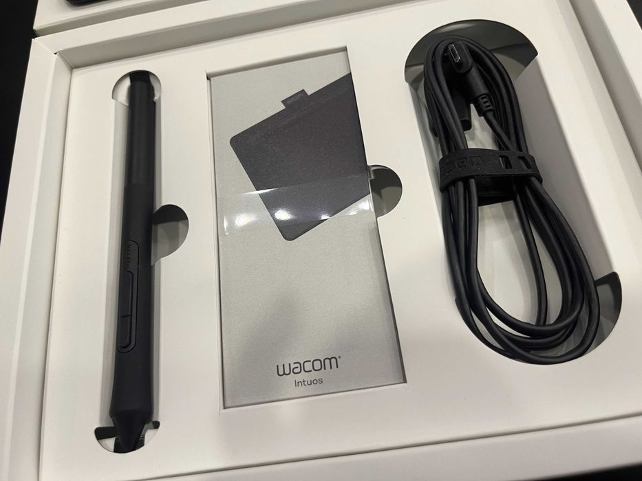 Графічний планшет Wacom Intuos S Bluetooth Black Manga (CTL-4100WLK-M)
