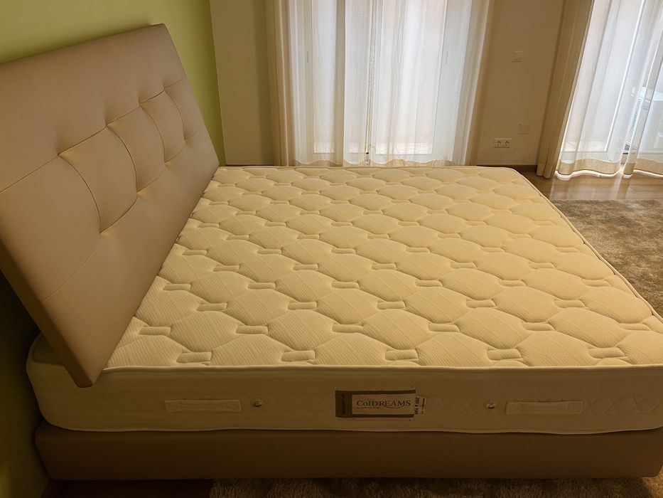 Cama King Size 180x200 – Cabeceira.