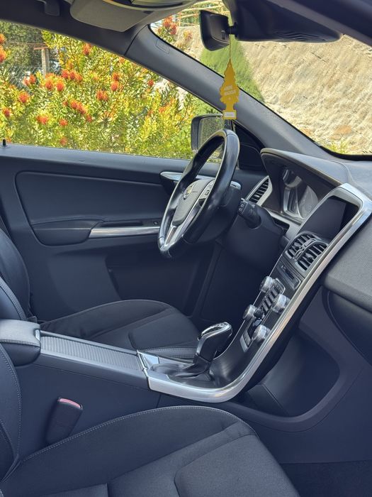 Para venda volvo x60 D4 caixa automatica , nacional em rigoroso estado com garantia de 24 meses