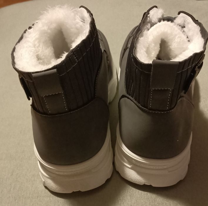 Buty zimowe damskie