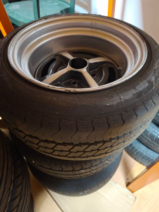 Jantes Rostyle Alargadas com pneus