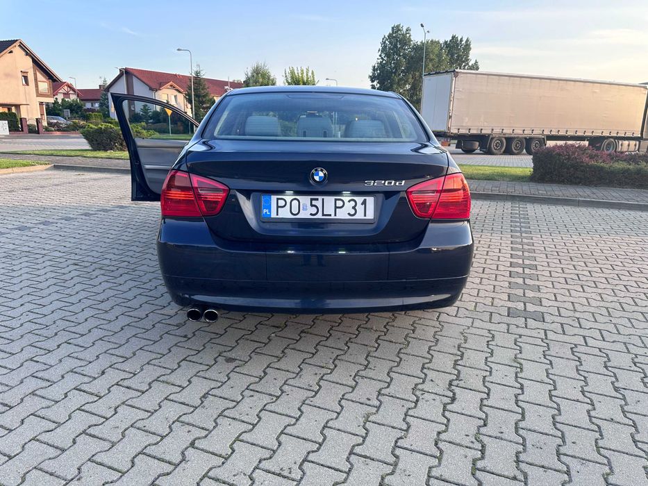 pojazd zarezerwowany BMW E90 320D M47