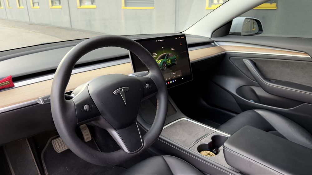 Tesla Model 3 - 2022 рік - Long Range Dual Motor