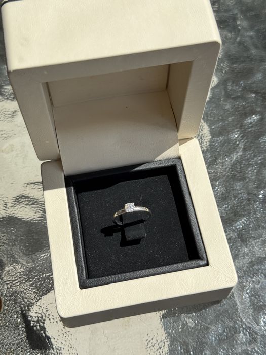 Каблучка SOVA з діамантом GIA 0,33 ct G/VVS2 | Біле золото 585