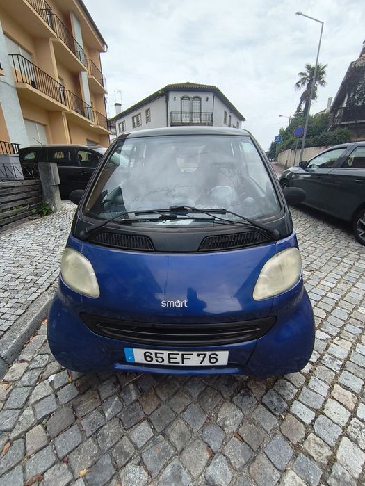 Vendo o meu Smart Fortwo 450 CDI (diesel) do ano 2000, caixa semi-automática.