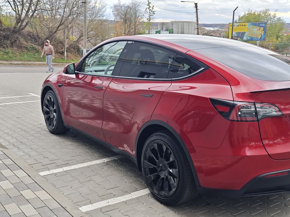 Tesla Model Y 2024 VIN 7SAYGAEEXRF056411 фото оголошення 7 з 23