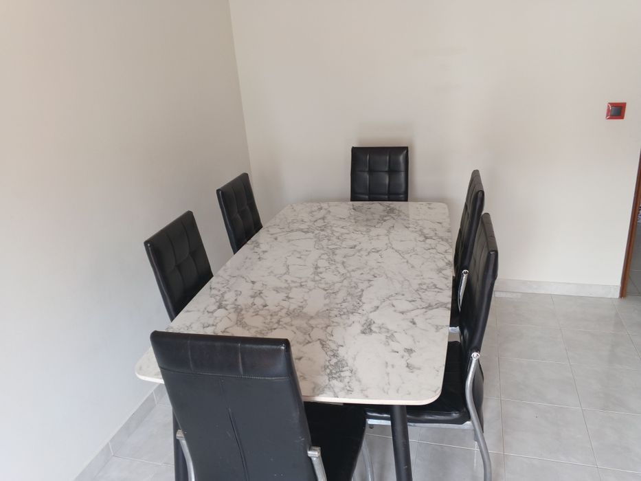Mesa de jantar com 6 cadeiras