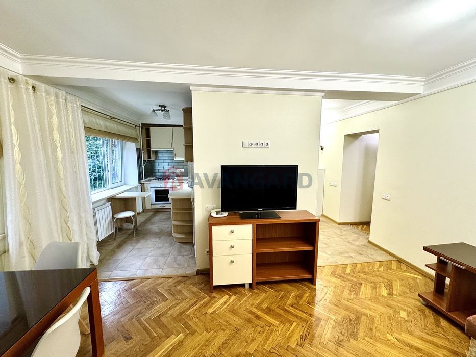 Apartment in Kyiv, Chokolivka - View 2