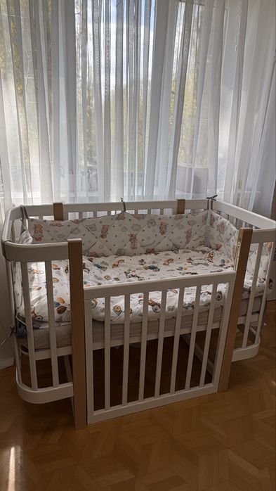 Детяче ліжечко та камод