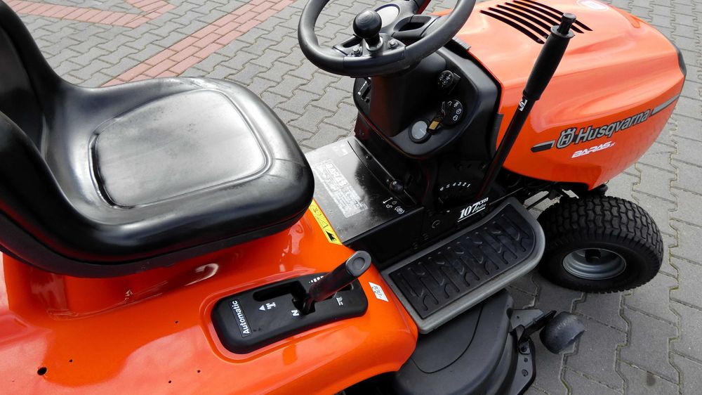 Traktorek kosiarka Husqvarna (040904.6) - Baras