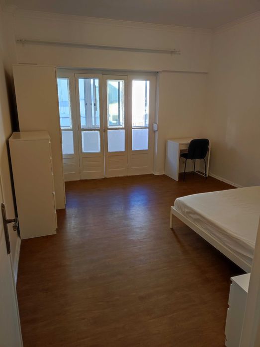 Quarto para casal com todas despesas incluidas na Amadora