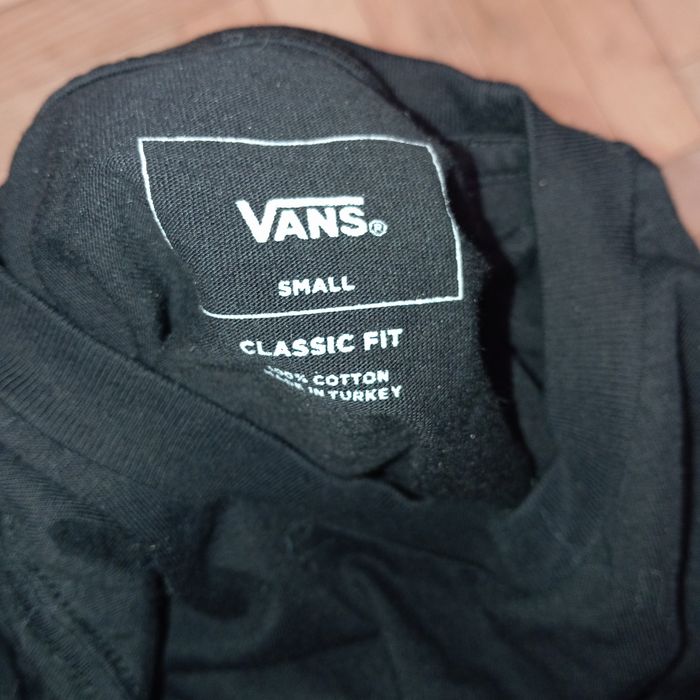 Лонгслів Vans чорного кольору принтований