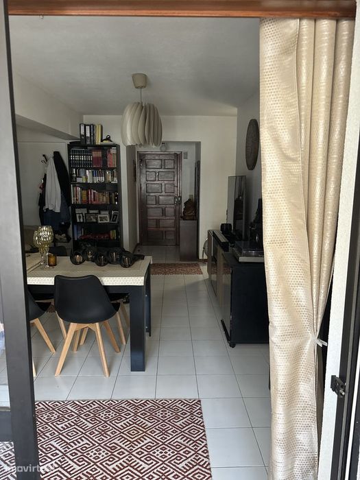 Apartamento T1 com varanda e ar condicionado em Quarteira