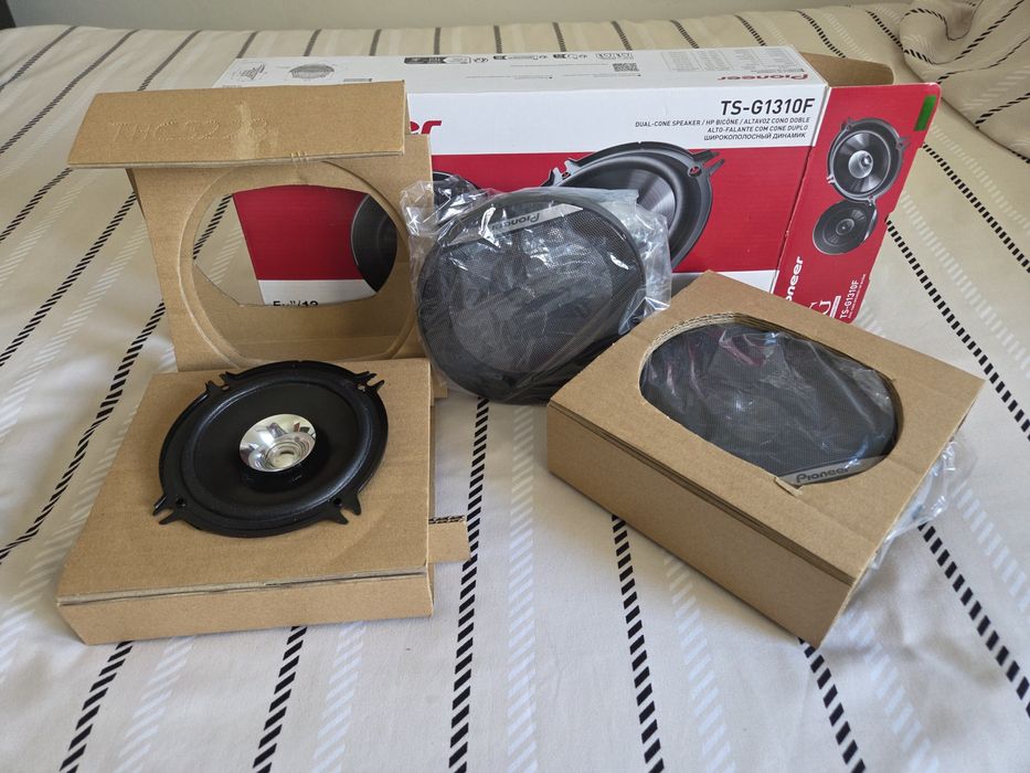 Par de Colunas Pioneer 13cm Ts-G1310F