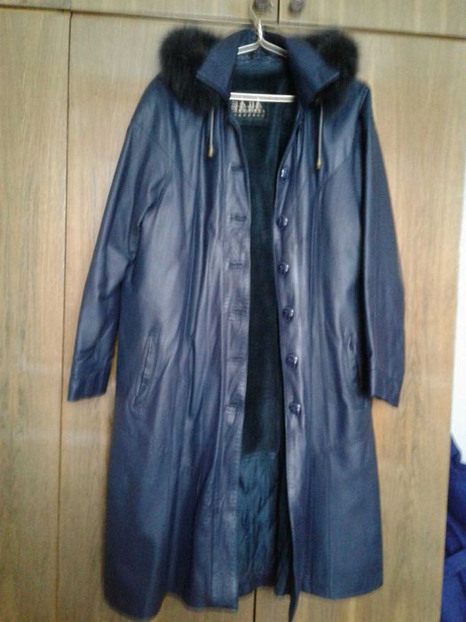 Плащ шкіряний з капюшоном, жіноча. Темно-синього кольору. Розмір 48-52